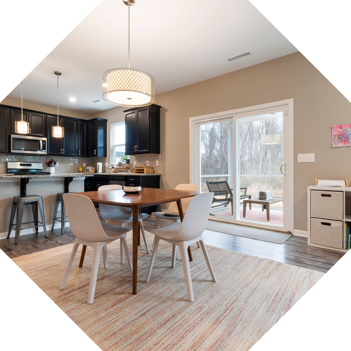 🛋️ Furniture & Storage