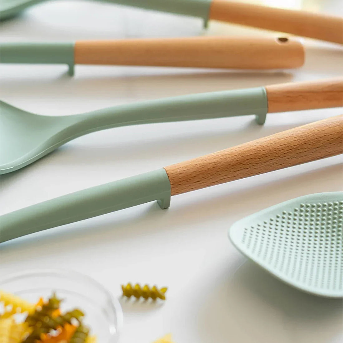 NEW Silicone Spatula Non Stick Pan Wooden Handle Silicone Vegetable