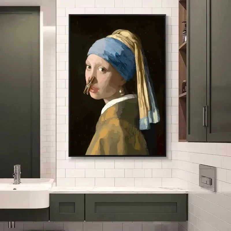 Funny Mona Lisa Wearing Pearls Girl Bathroom Toilet Decoration Painting